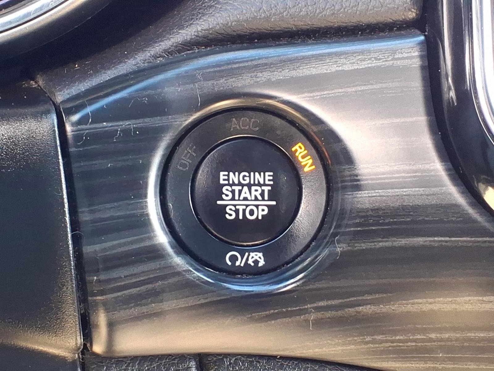 Used 2019 Jeep Grand Cherokee Laredo w/ Laredo X Package AWD/4WD image 17