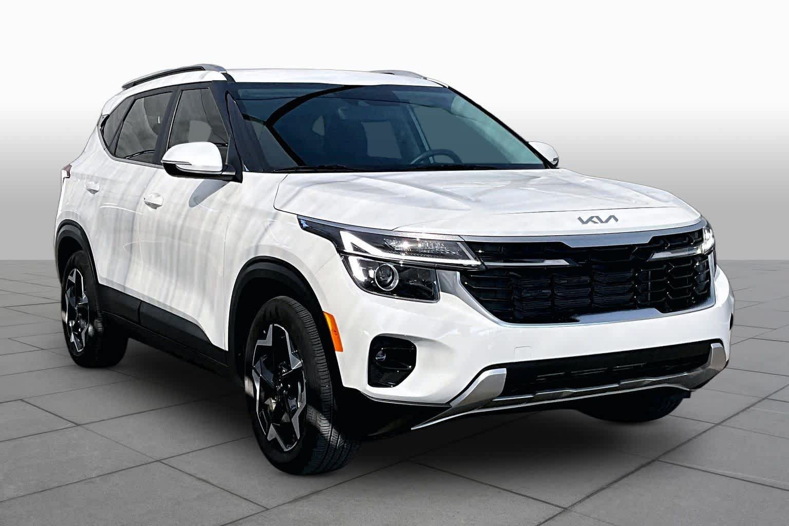 Used 2026 Kia Seltos EX FWD image 3