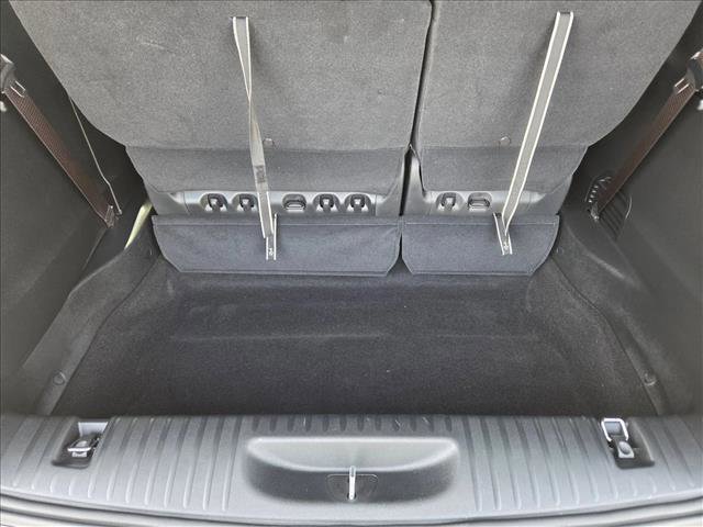 Used 2025 Chrysler Voyager LX image 6