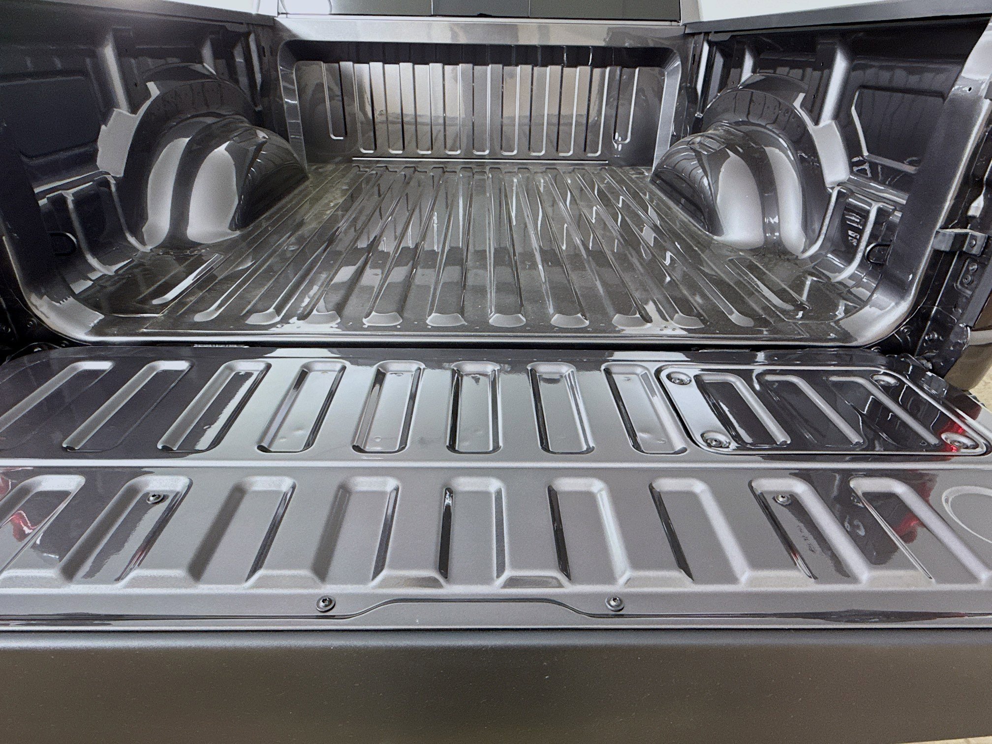 Used 2026 RAM 1500 Laramie w/ Night Edition image 27