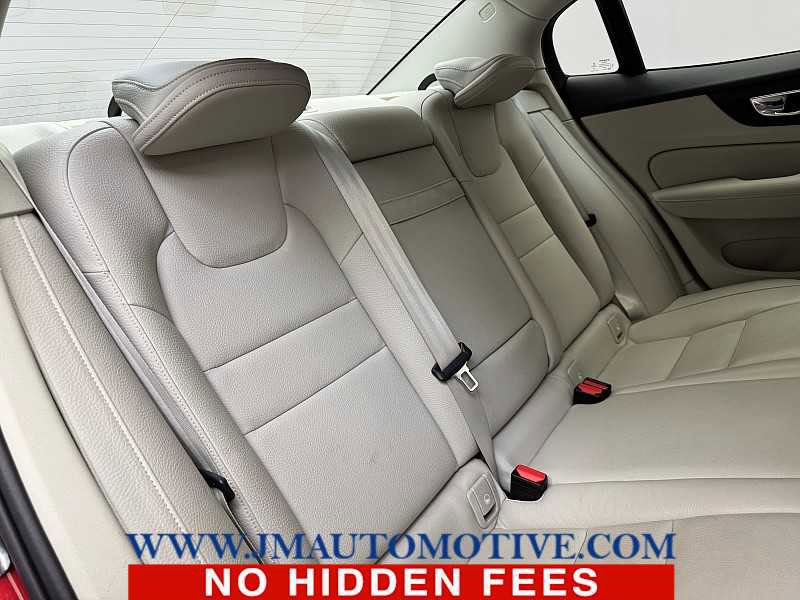 Used 2020 Volvo S60 T5 Momentum FWD image 19