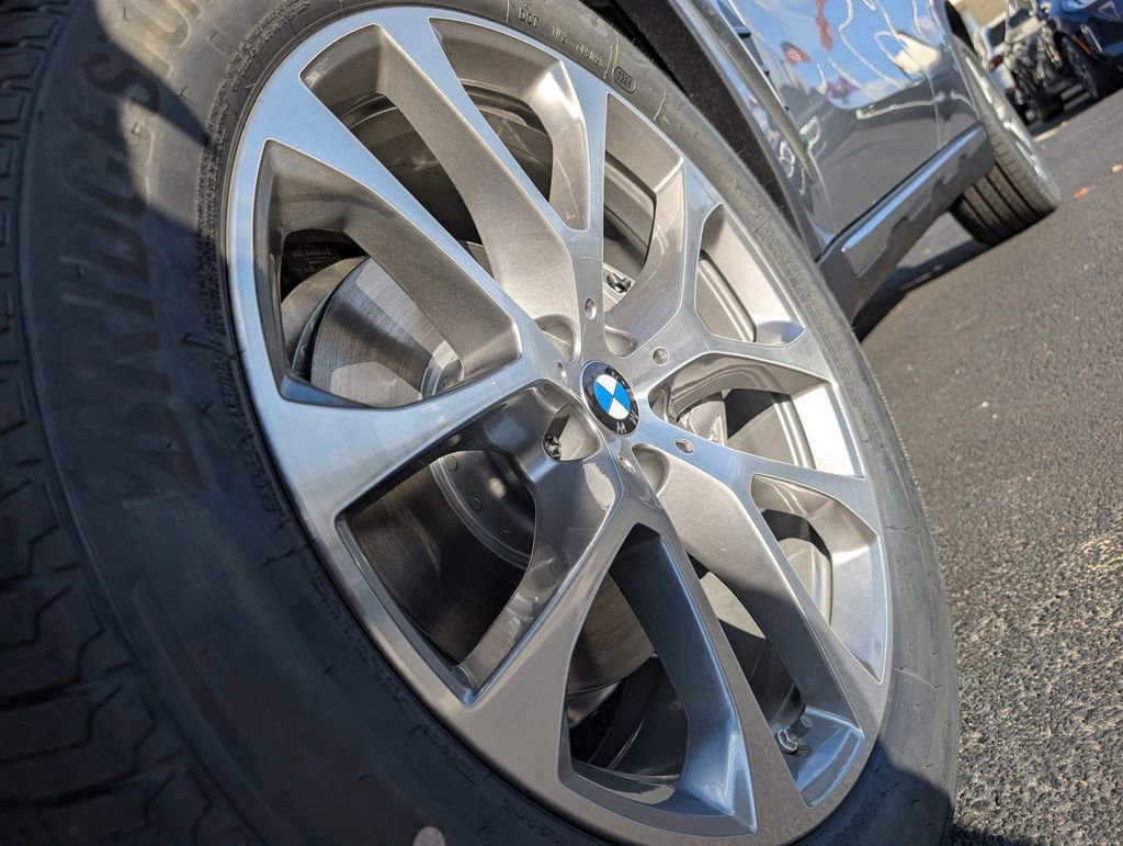 Used 2026 BMW X5 xDrive40i image 9