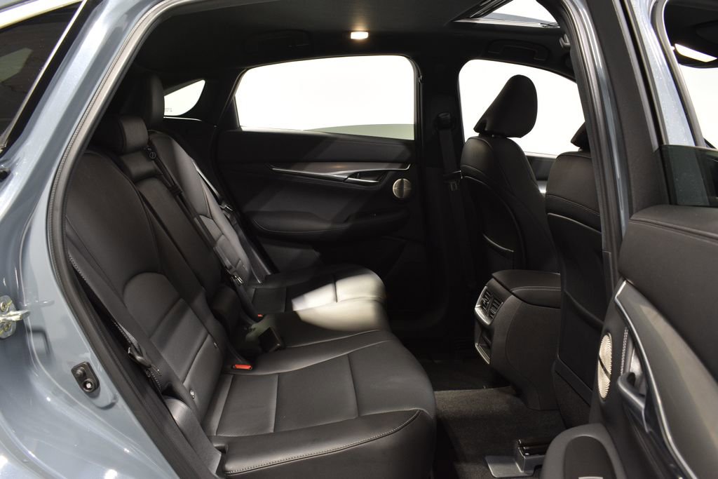 Certified 2025 INFINITI QX55 Essential w/ Accent Package image 30