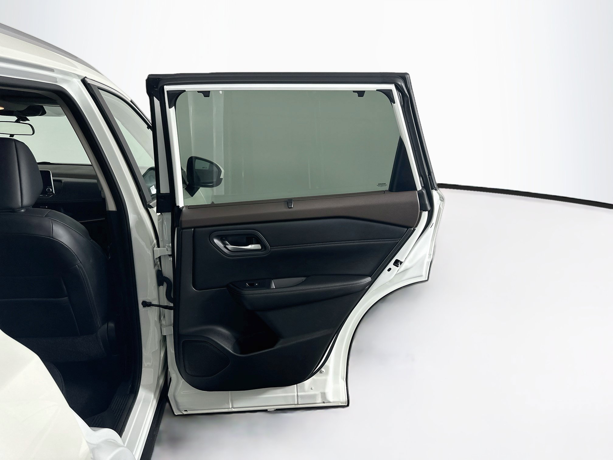 Used 2023 Nissan Rogue SV w/ SV Premium B Package FWD image 32