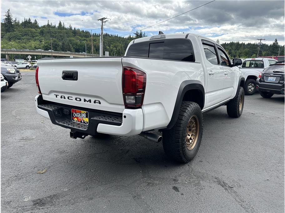Used 2021 Toyota Tacoma SR5 w/ Trail Edition image 10