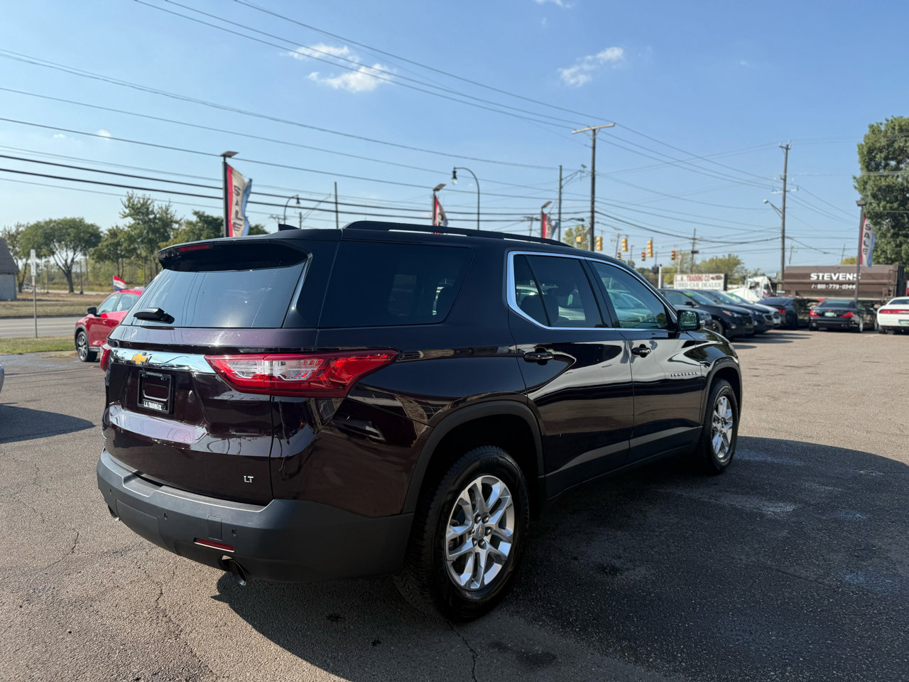 Used 2020 Chevrolet Traverse LT image 8
