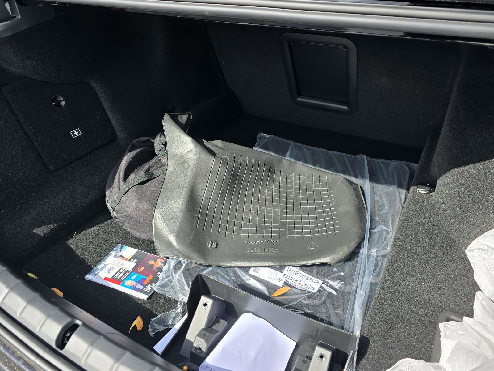 New 2026 BMW 750e xDrive image 11