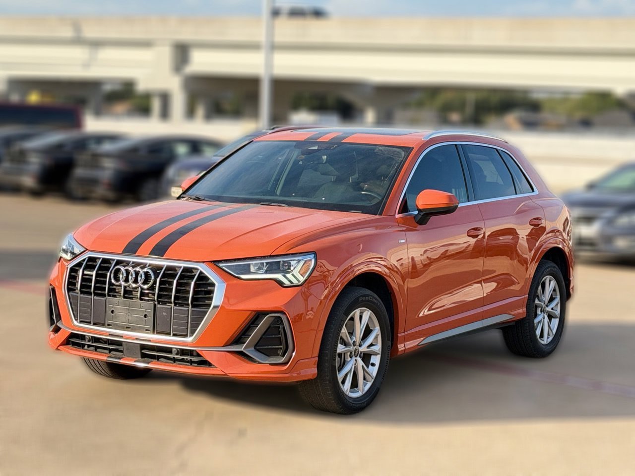 Used 2022 Audi Q3 2.0T Premium Plus w/ Premium Plus Package AWD/4WD image 2