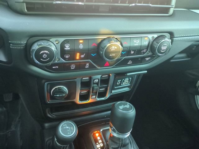 New 2025 Jeep Wrangler Unlimited Sahara w/ Technology Group AWD/4WD image 19