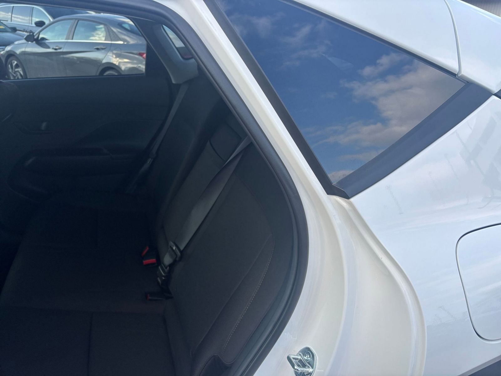 Used 2025 Hyundai Kona SEL image 36