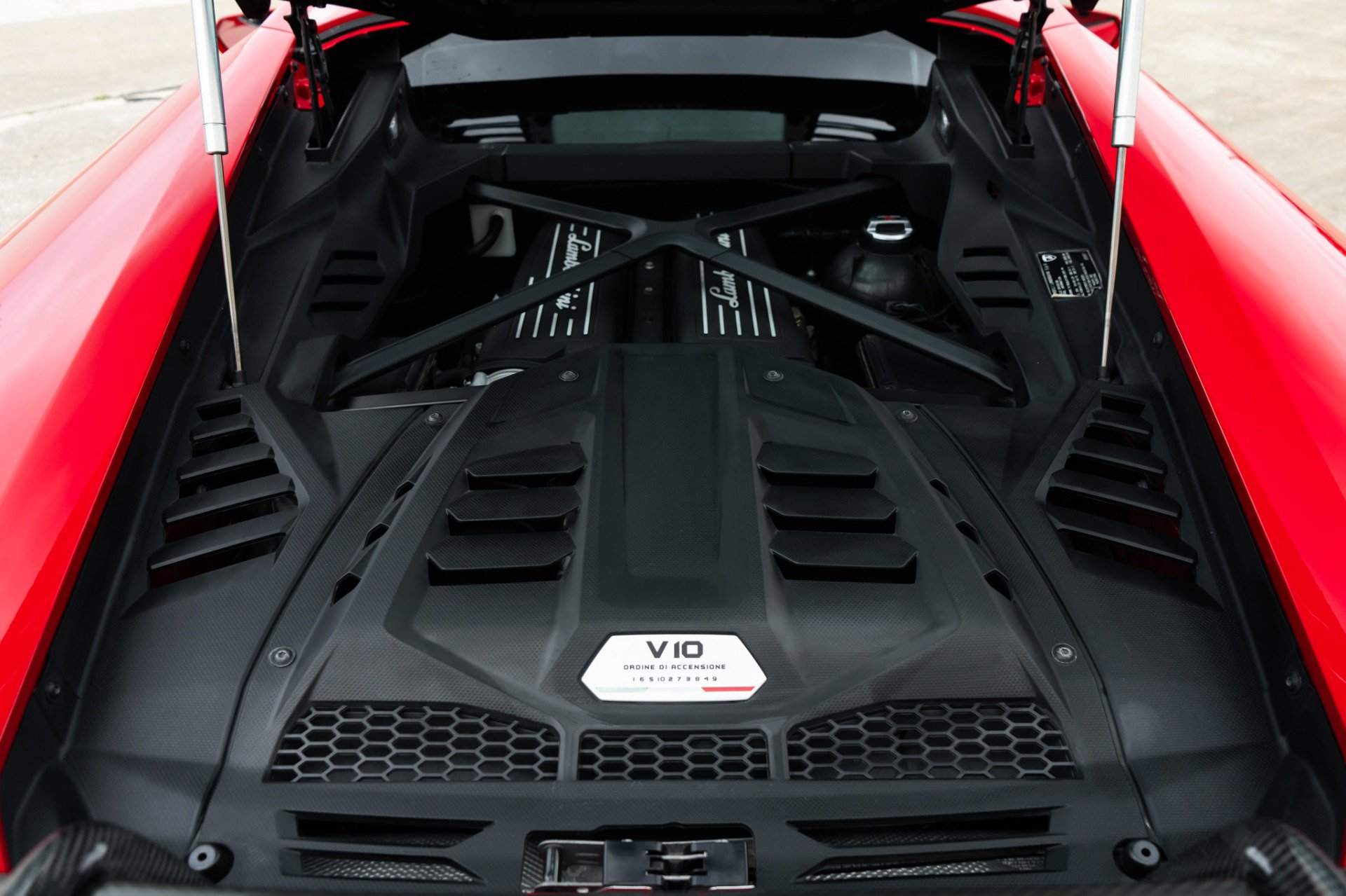Used 2021 Lamborghini Huracan EVO RWD image 33