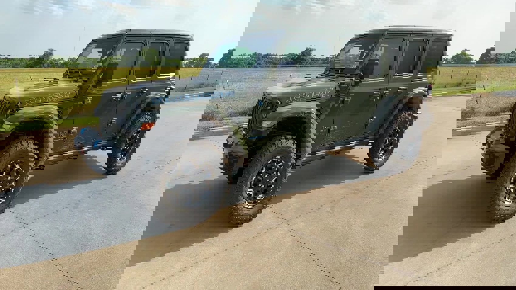 New 2023 Jeep Wrangler Unlimited Rubicon 4xe w/ Cold Weather Group image 4