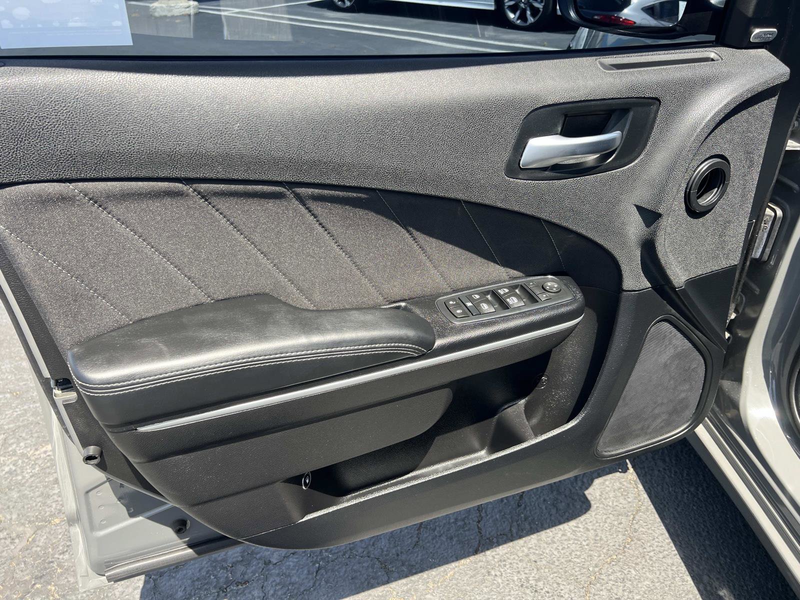 Used 2017 Dodge Charger R/T image 6