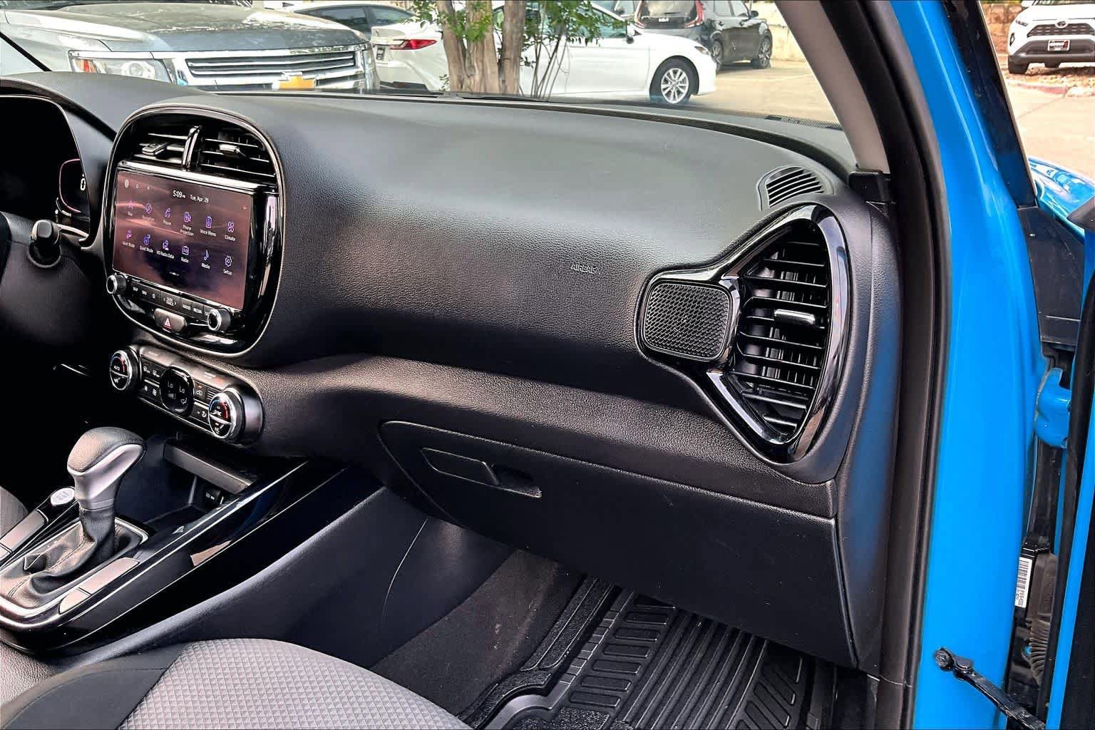 Used 2024 Kia Soul S FWD image 18