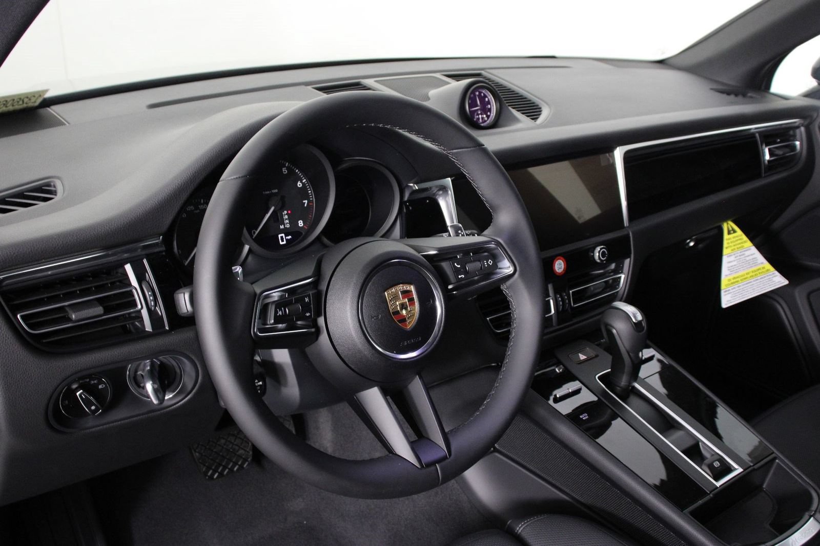 New 2026 Porsche Macan AWD/4WD image 4
