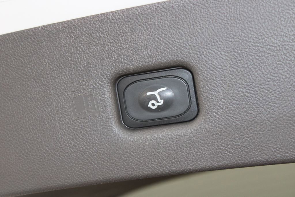 Used 2022 Lincoln Nautilus AWD w/ Premium Package image 17