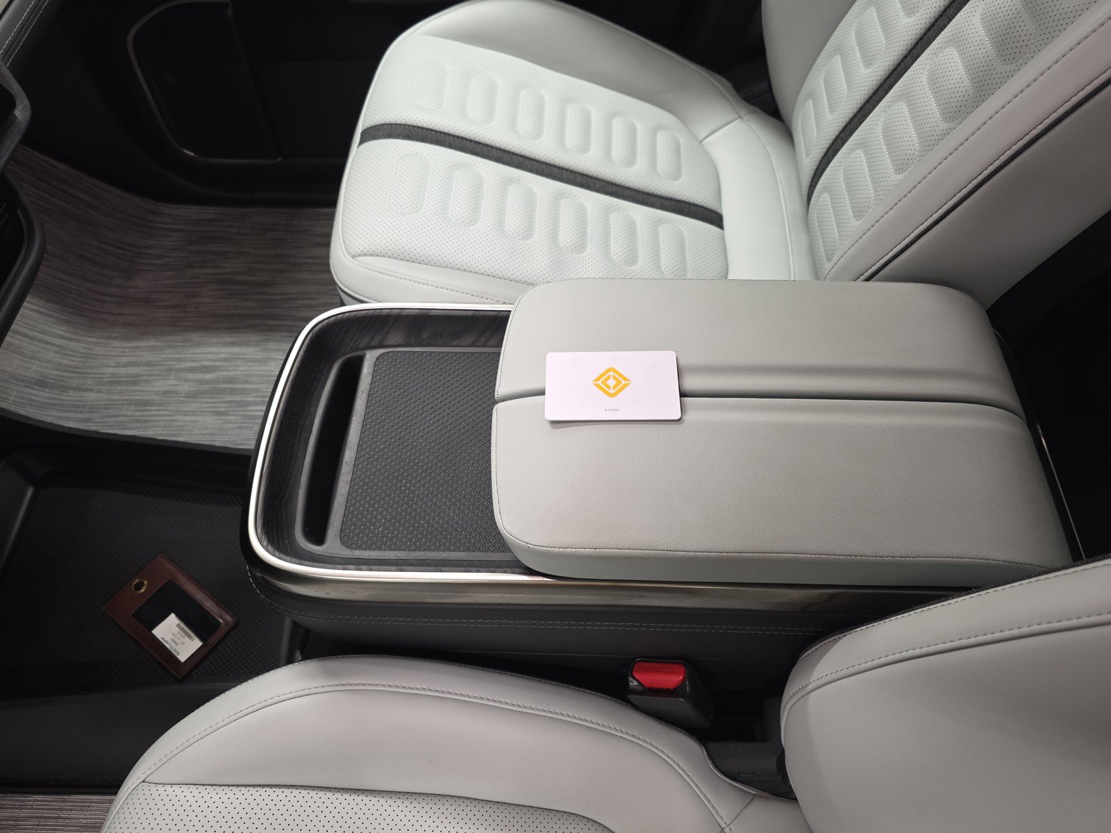 Used 2023 Rivian R1T Adventure image 29