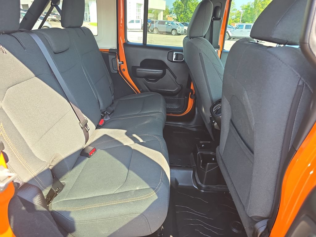 Used 2025 Jeep Wrangler Unlimited Sport AWD/4WD image 17