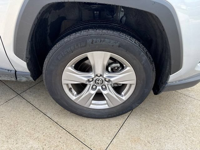 Used 2025 Toyota RAV4 XLE AWD/4WD image 9