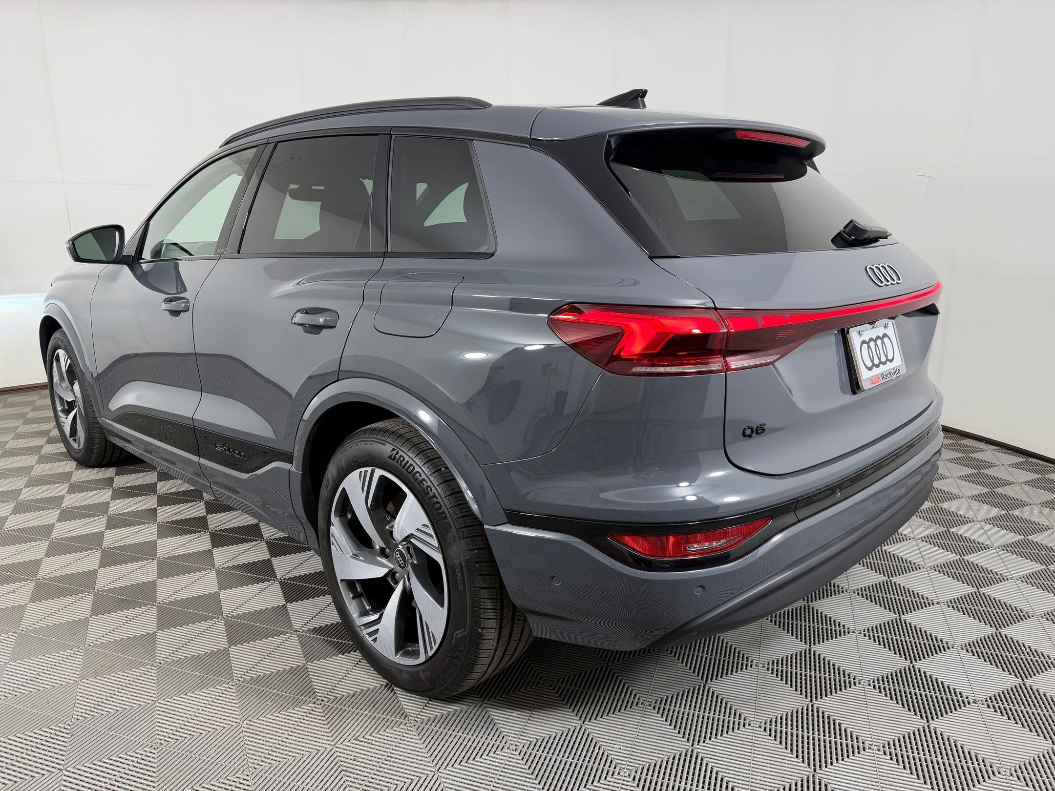 Used 2025 Audi Q6 e-tron Prestige w/ Black Warm Weather Package AWD/4WD image 3