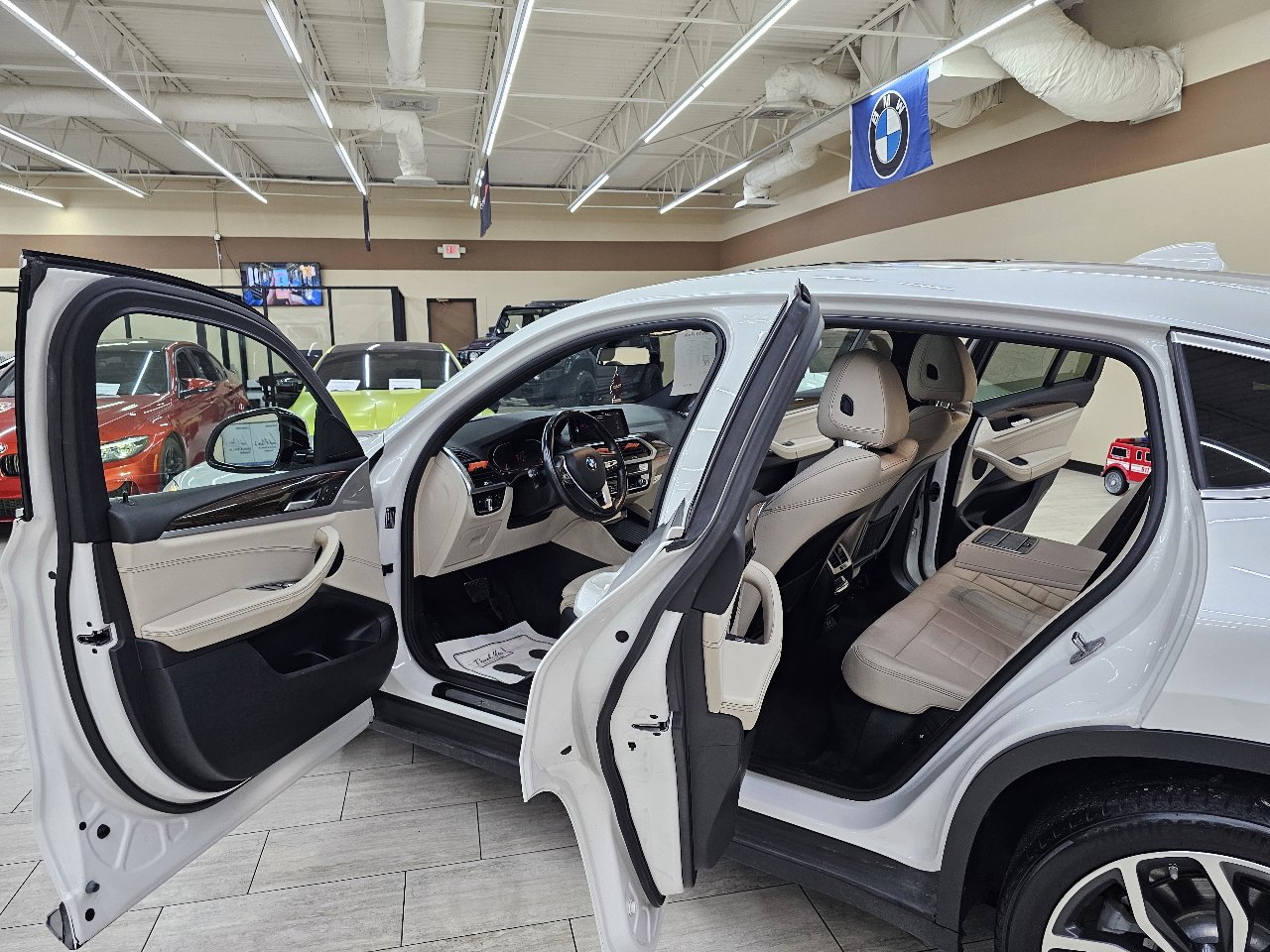 Used 2020 BMW X4 xDrive30i w/ Executive Package image 17