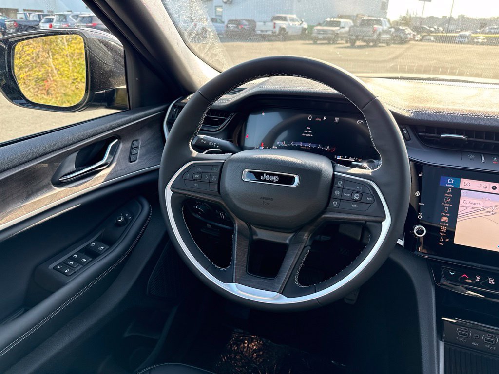 New 2027 Jeep Grand Cherokee Limited AWD/4WD image 16