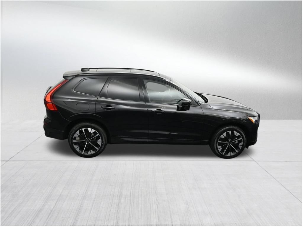 New 2026 Volvo XC60 B5 Plus AWD/4WD image 19