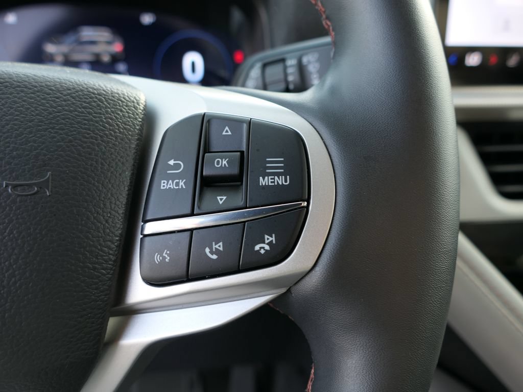 Used 2026 Ford Explorer Active w/ Active Comfort Package RWD image 16