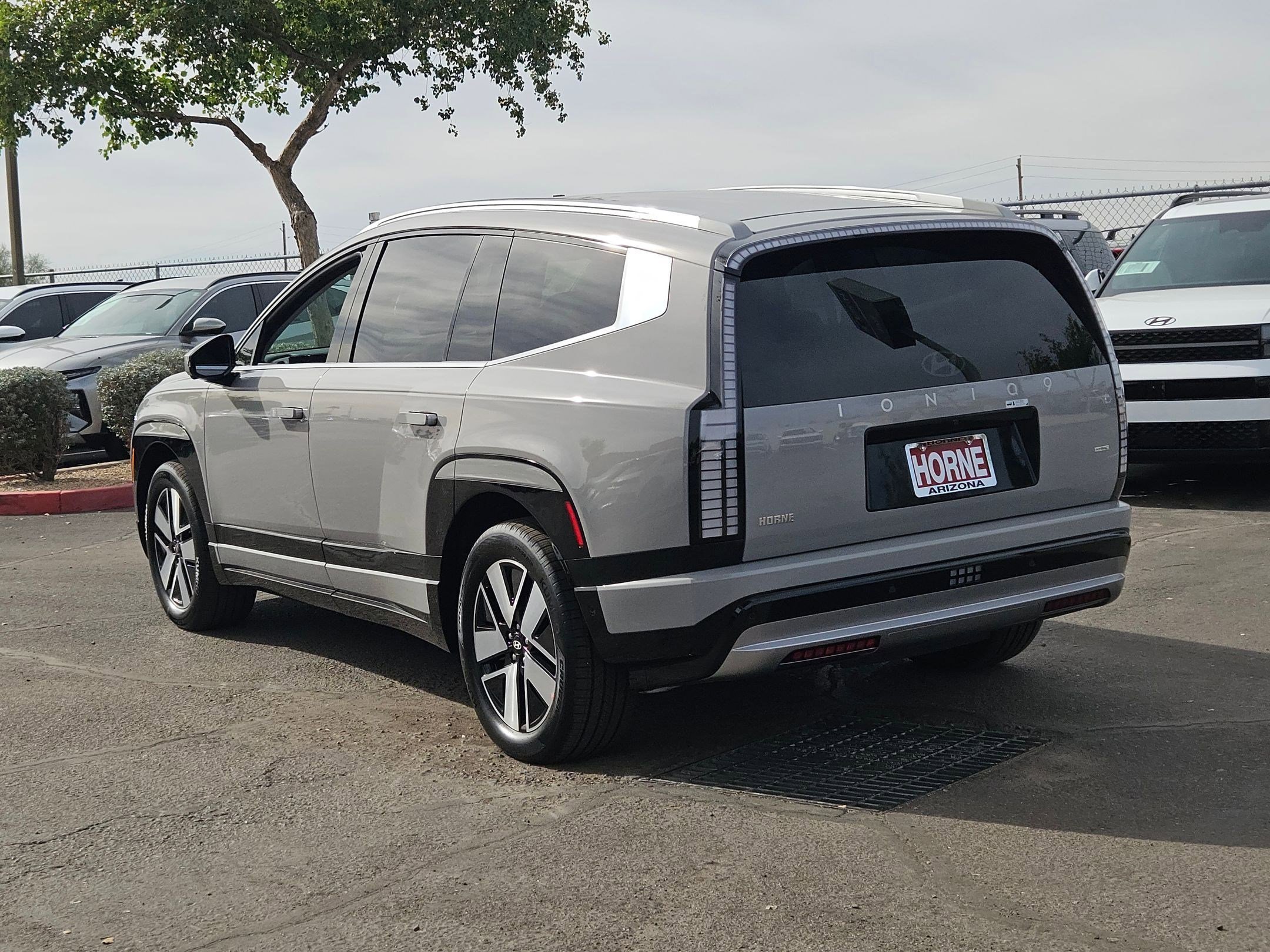 New 2026 Hyundai Ioniq 9 SEL image 4