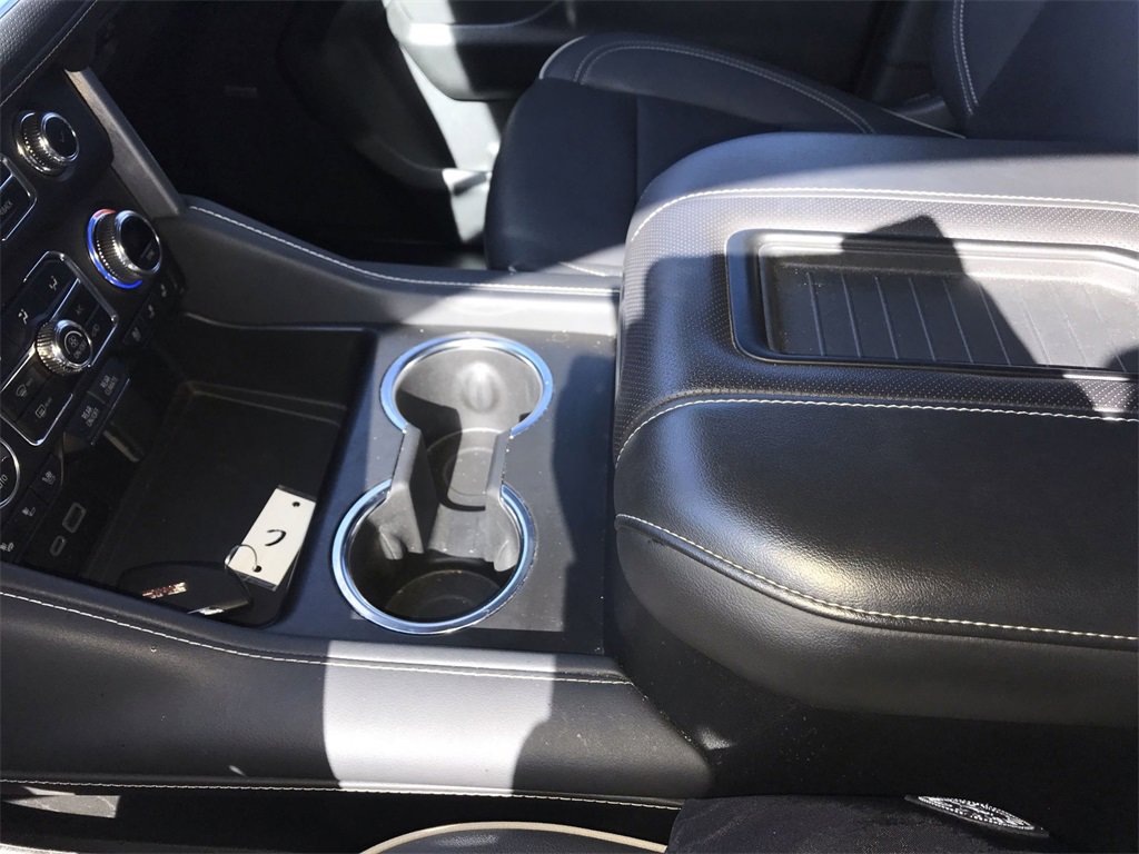 Used 2024 GMC Yukon XL SLT w/ SLT Luxury Package image 21