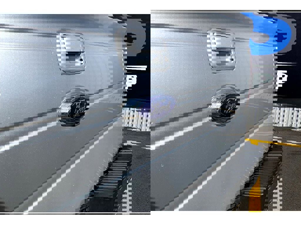 Used 2013 Ford F150 Lariat w/ Luxury Equipment Group image 32