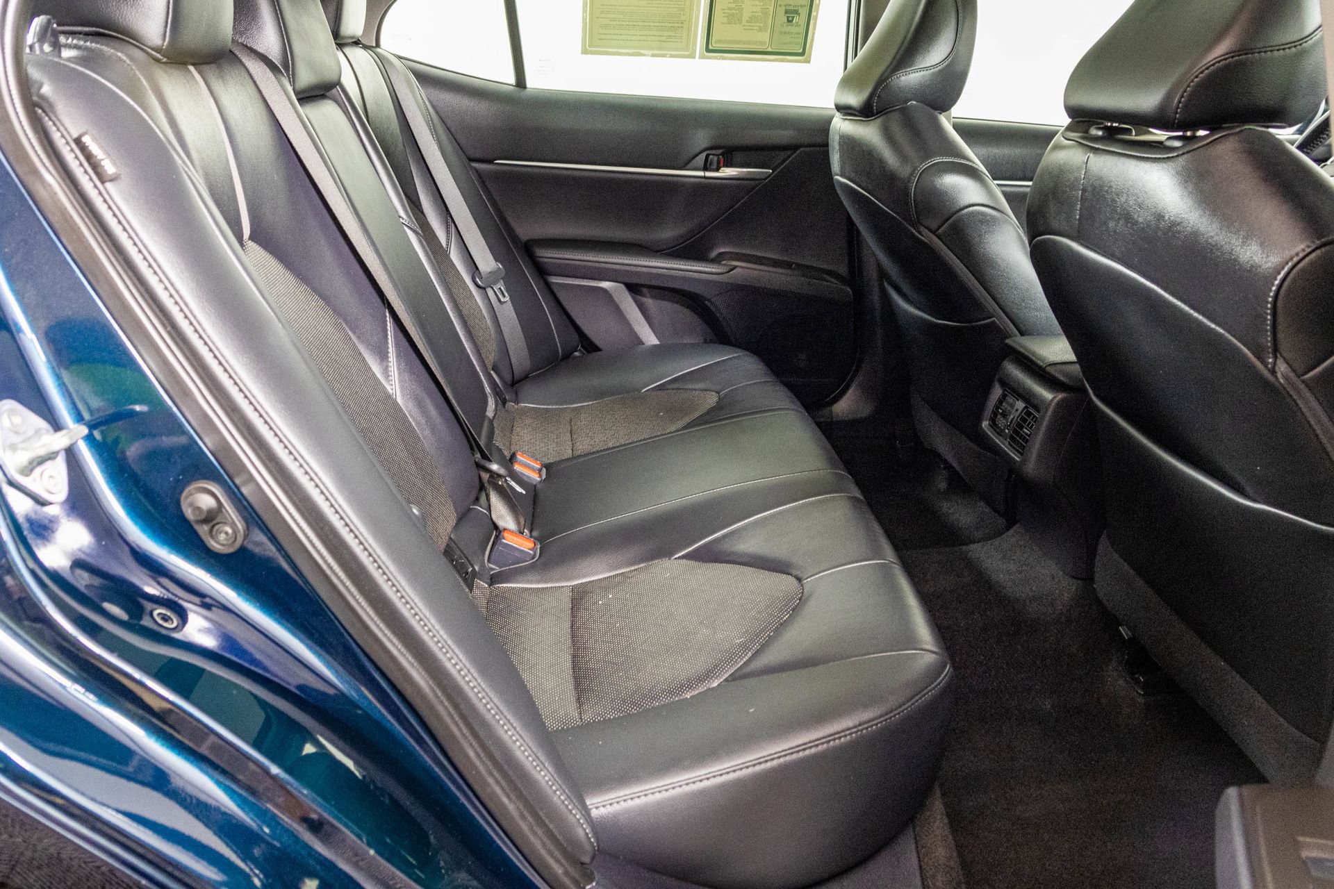 Used 2021 Toyota Camry XLE FWD image 40