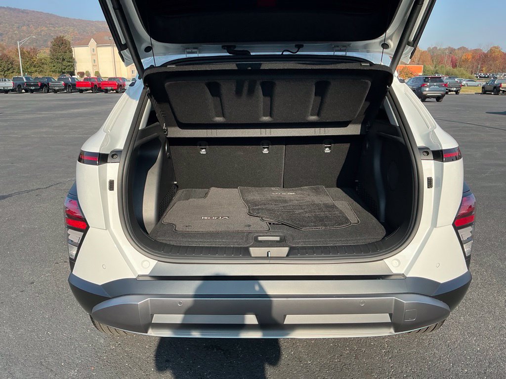 Certified 2025 Hyundai Kona Limited AWD/4WD image 9