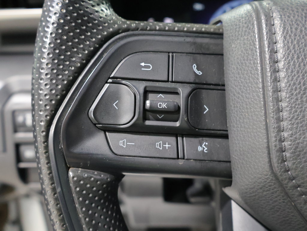 Used 2025 Toyota Tacoma SR w/ SR Upgrade Package AWD/4WD image 31