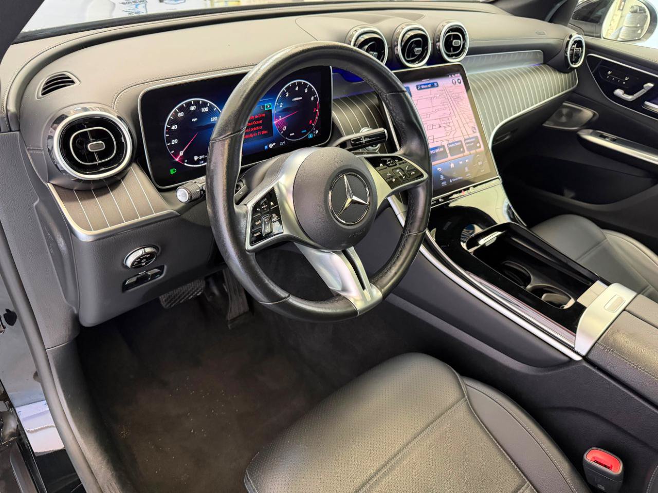 Used 2024 Mercedes-Benz GLC 300 4MATIC image 17