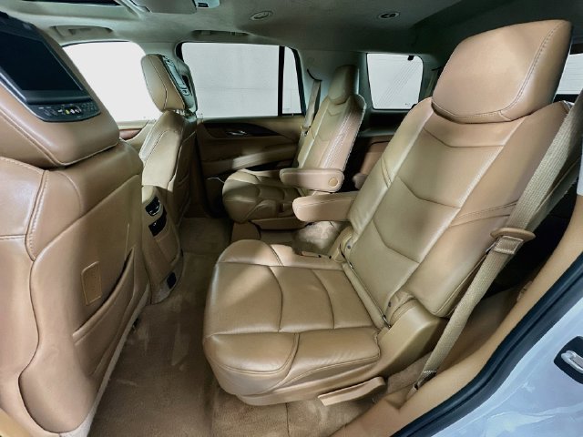 Used 2016 Cadillac Escalade Platinum AWD/4WD image 32