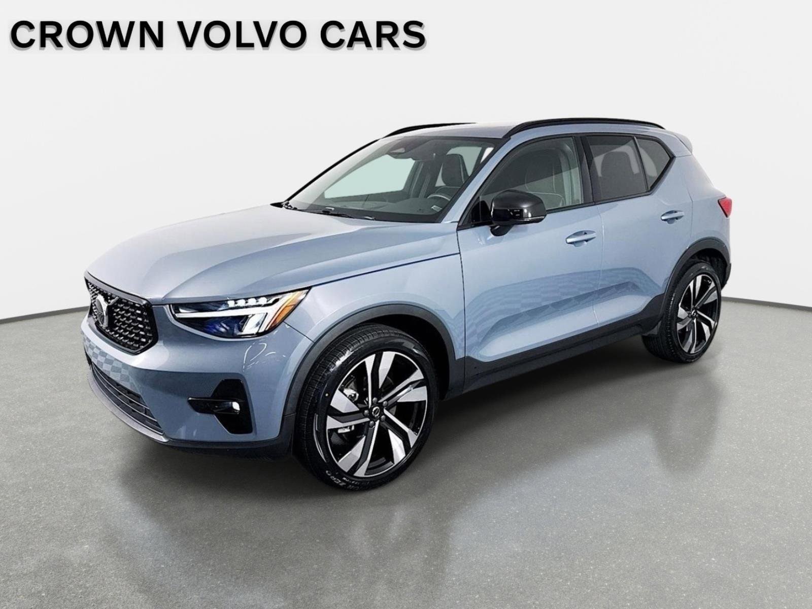 Used 2023 Volvo XC40 B5 Plus w/ Climate Package AWD/4WD image 1