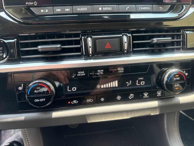 Used 2025 Nissan Pathfinder SV AWD/4WD image 15