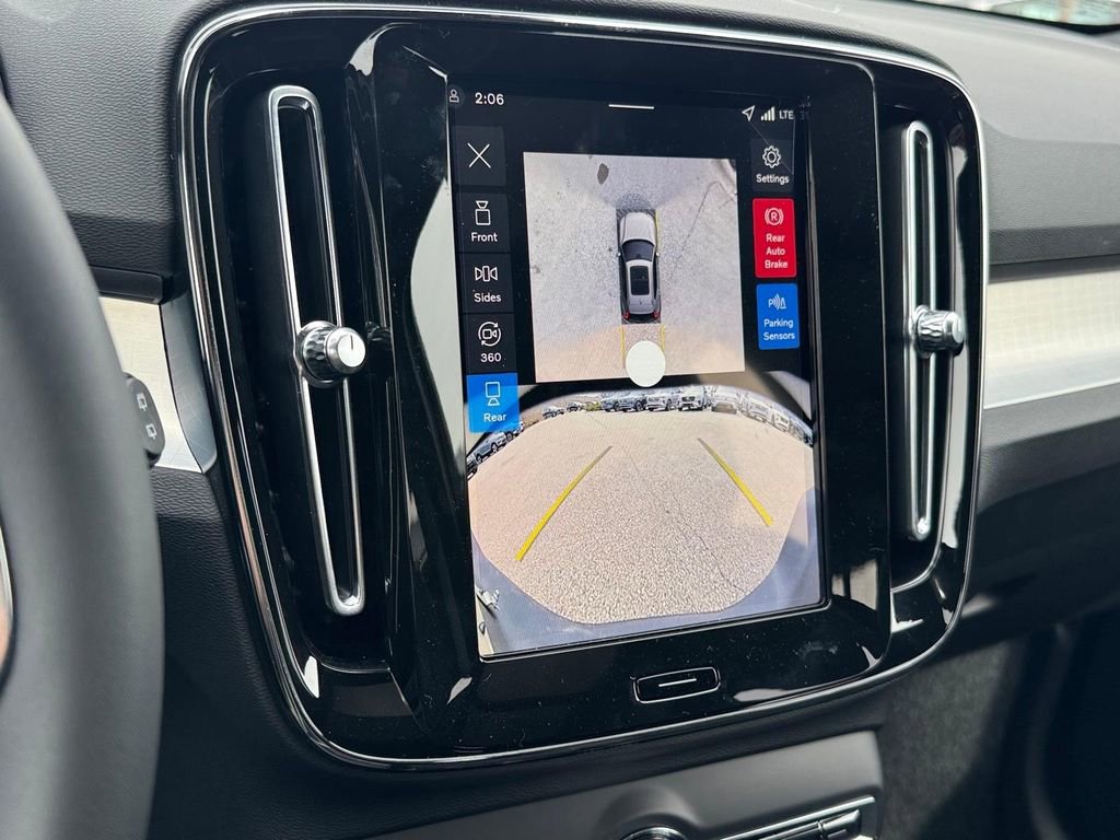New 2026 Volvo XC40 B5 Ultra w/ Climate Package AWD/4WD image 19