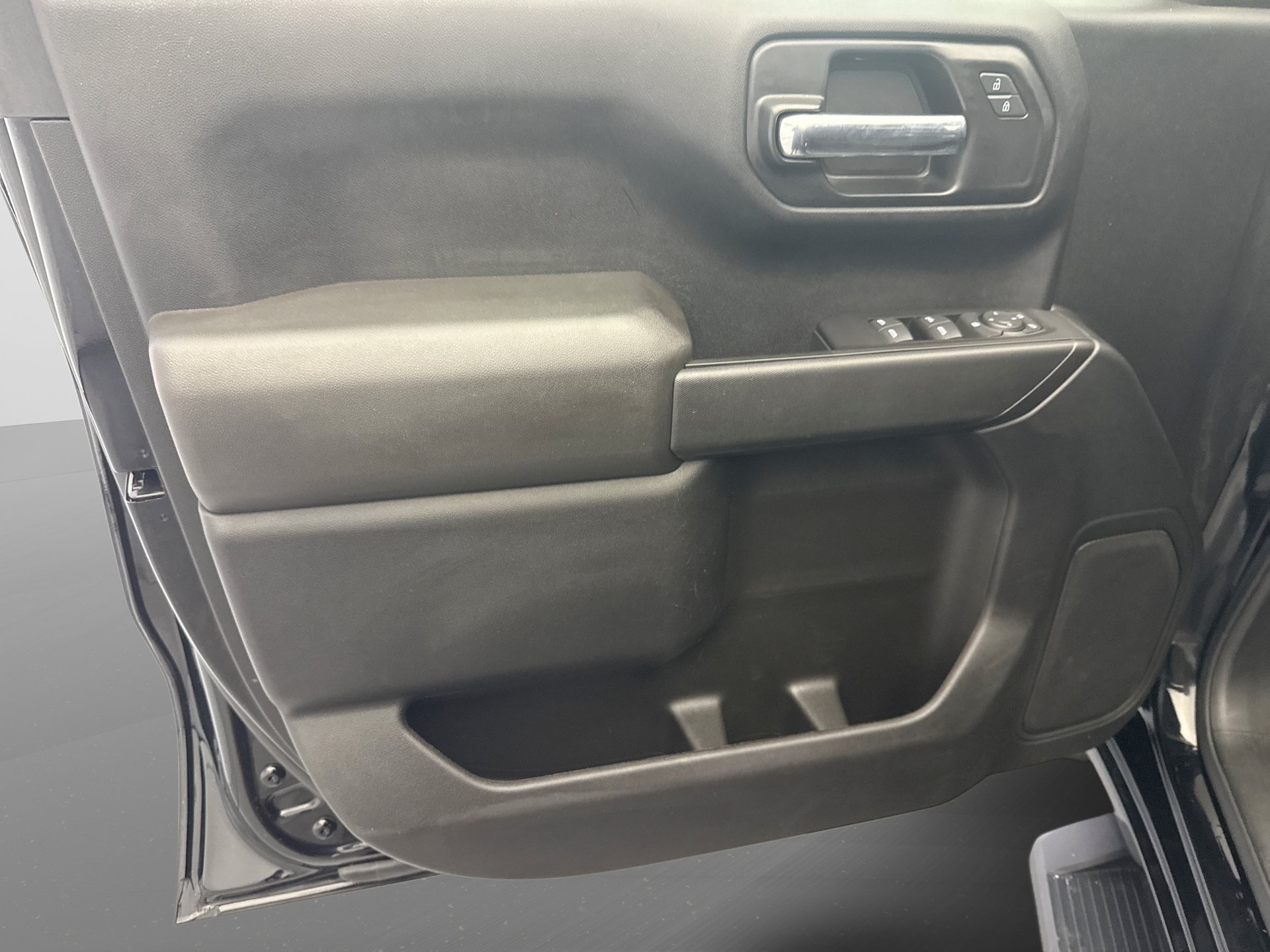 Used 2022 Chevrolet Silverado 1500 Custom AWD/4WD image 9