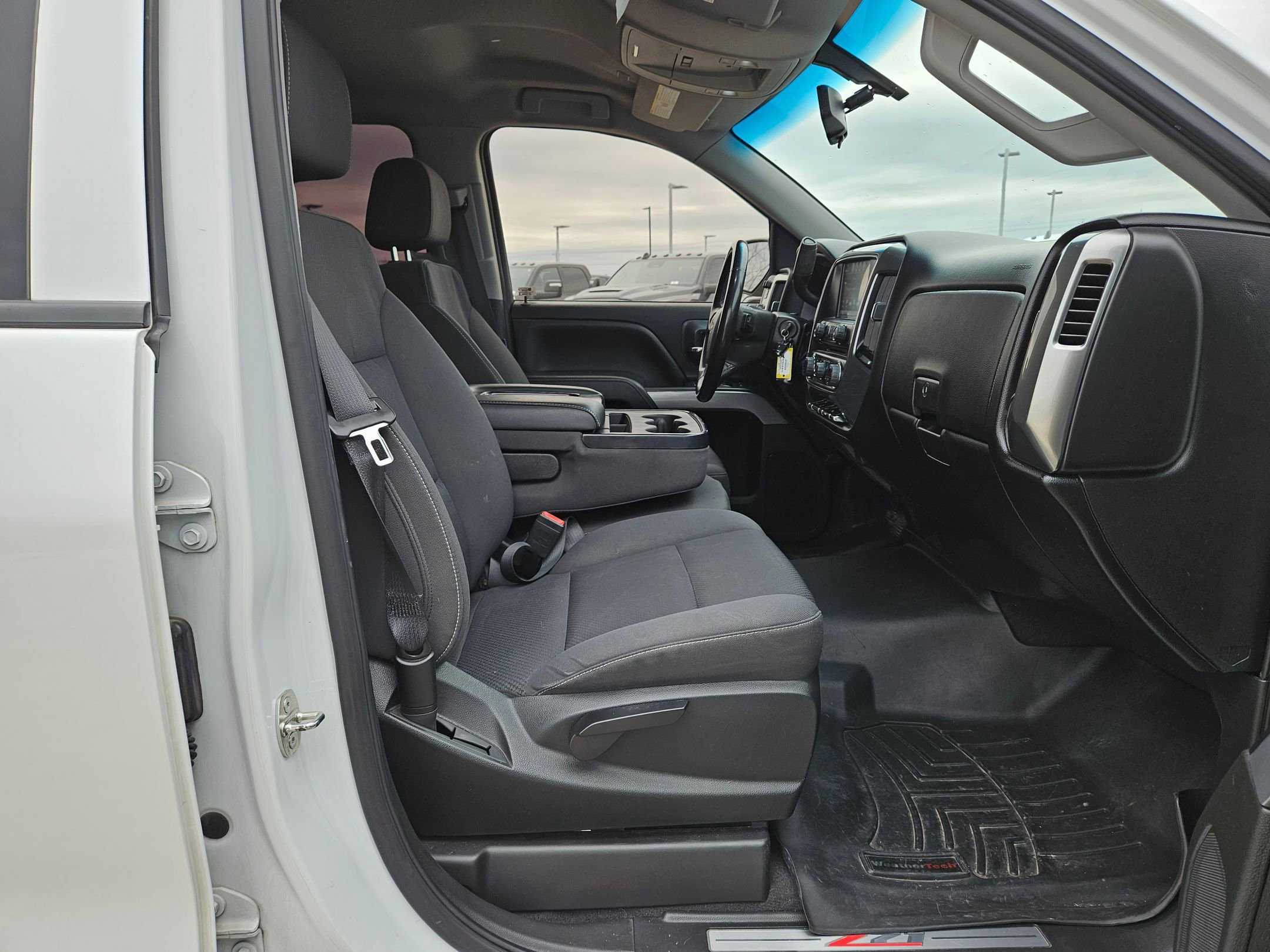 Used 2018 Chevrolet Silverado 1500 LT w/ Texas Edition image 27