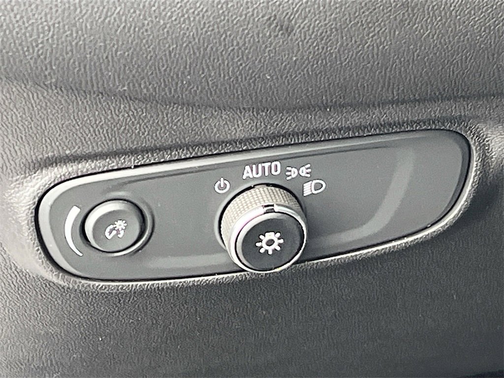 Used 2024 Chevrolet Equinox LT image 10