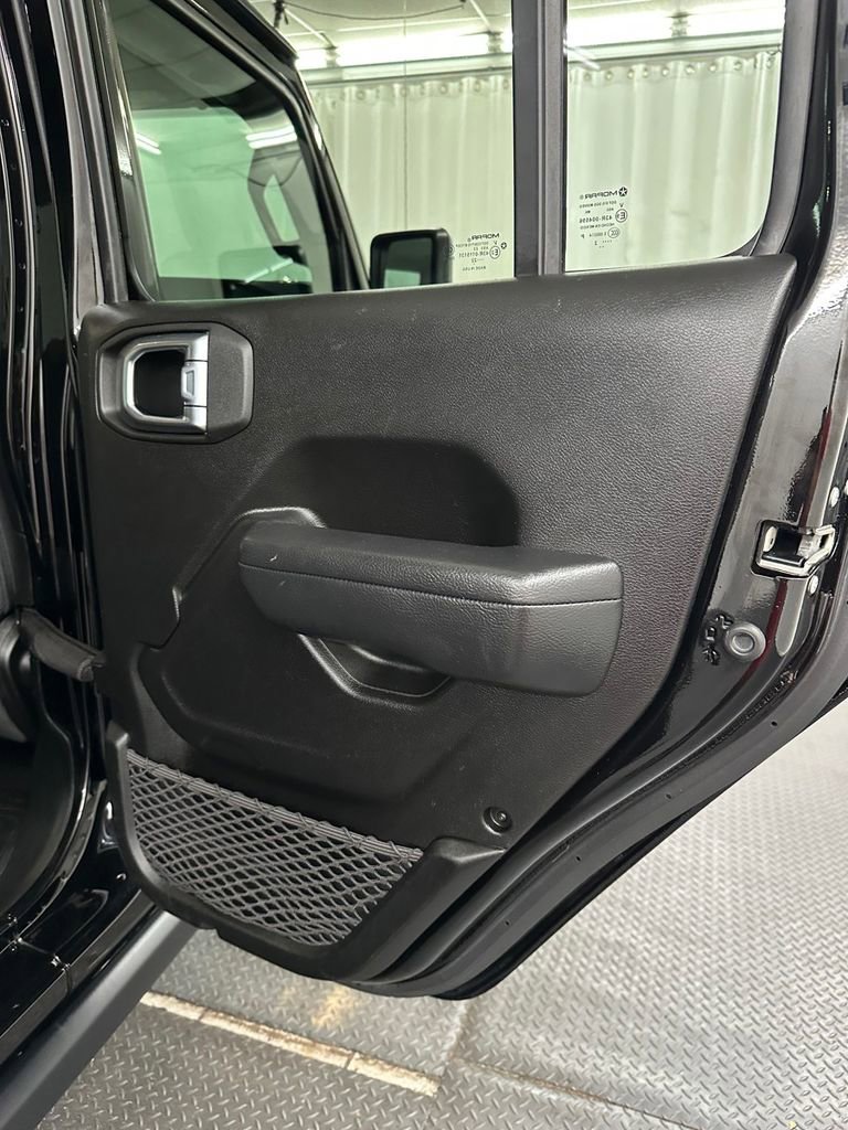 Used 2022 Jeep Wrangler Unlimited Sport image 36