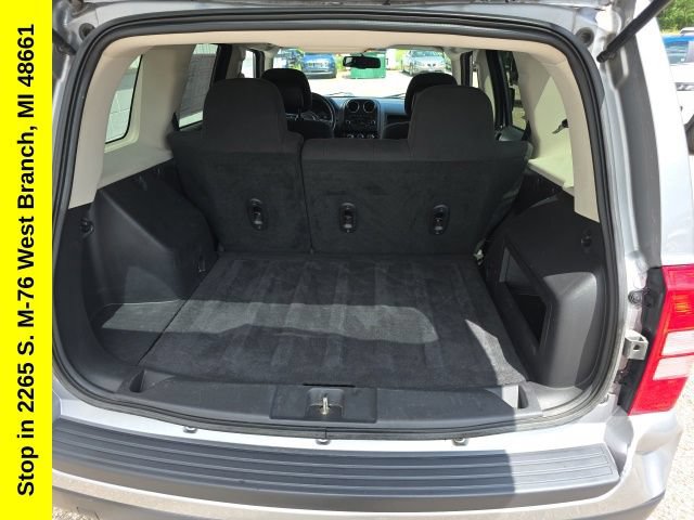 Used 2014 Jeep Patriot Latitude AWD/4WD image 31