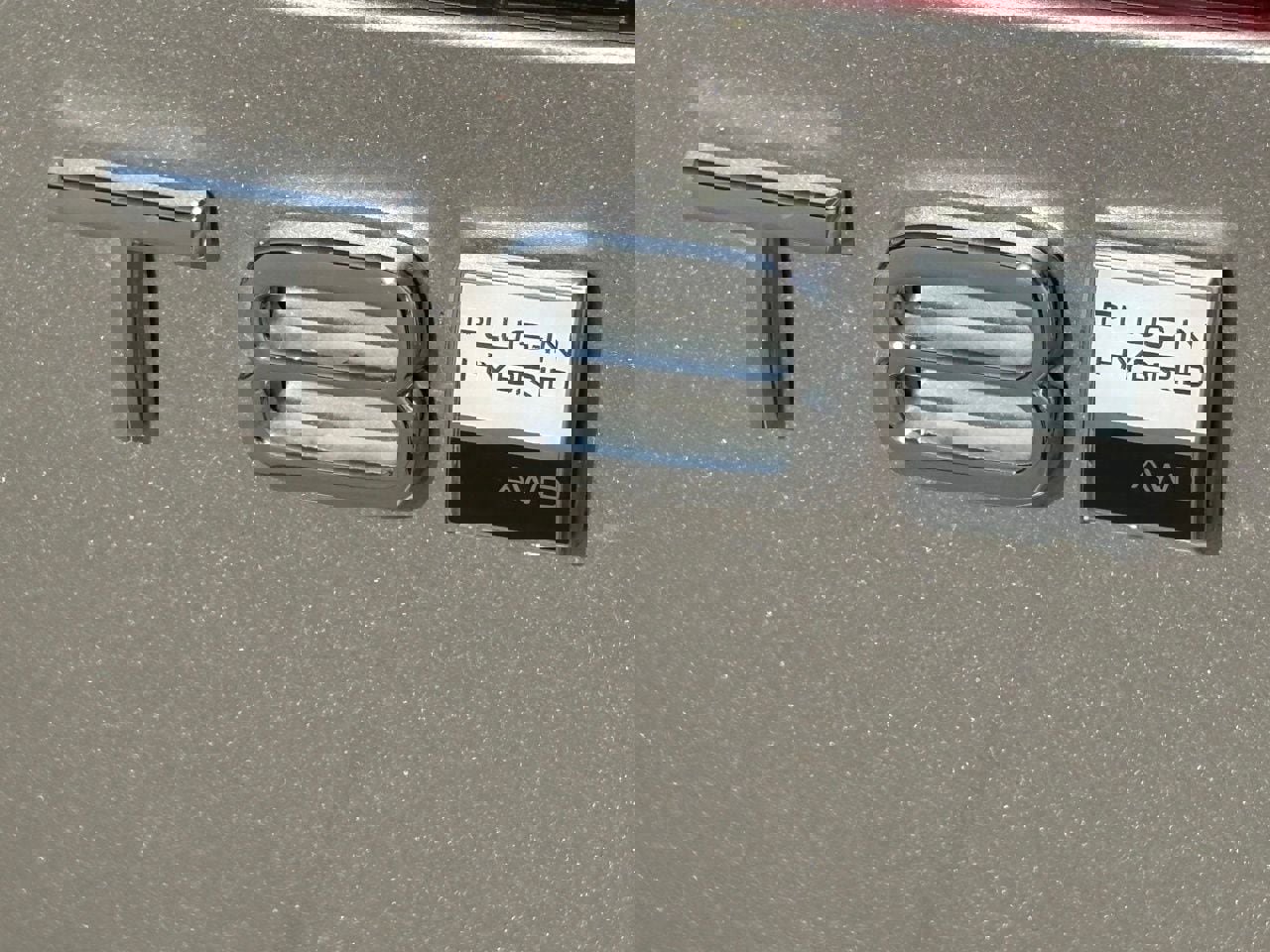 New 2026 Volvo XC60 T8 Ultra w/ Protection Package Premier image 8