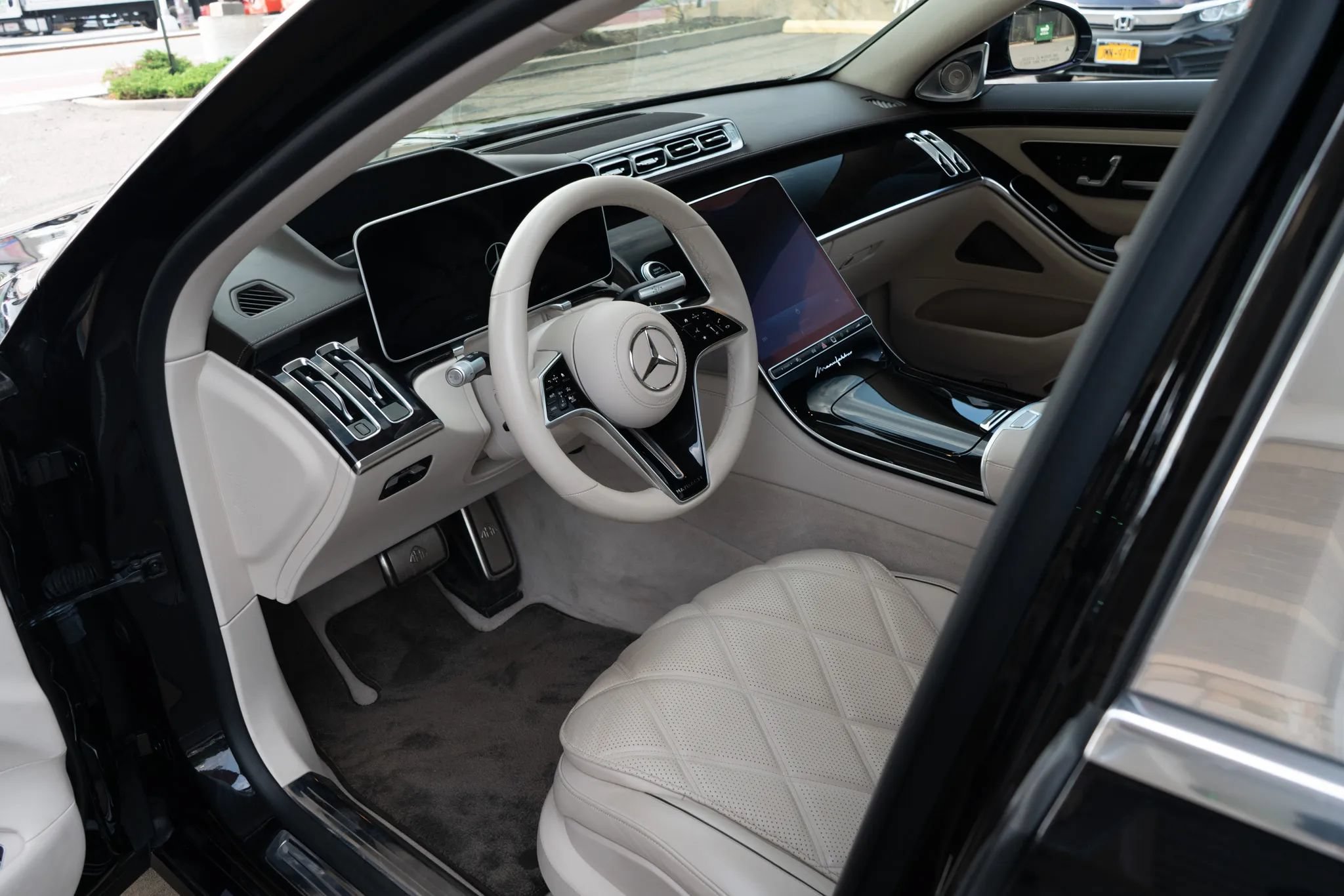 Used 2023 Mercedes-Benz Maybach S 680 4MATIC image 16