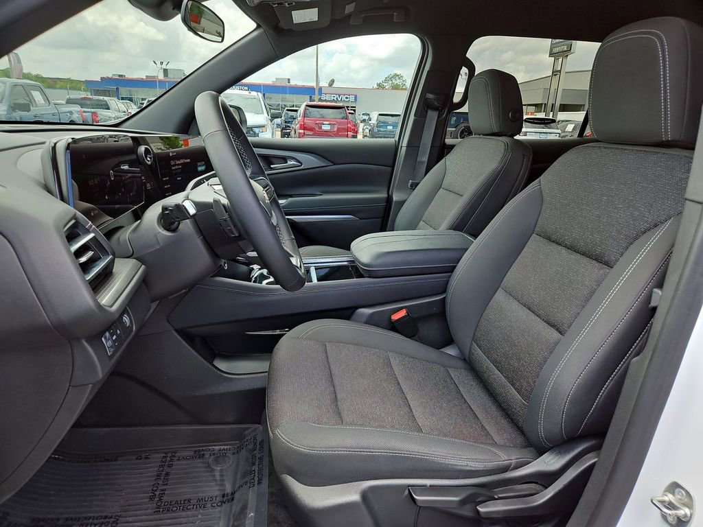 Certified 2024 Chevrolet Traverse LS w/ LPO, Floor Liner Package FWD image 19