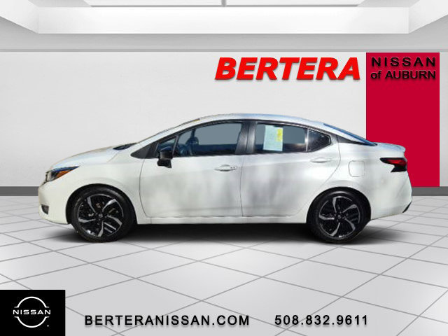 Used 2024 Nissan Versa SR FWD image 1
