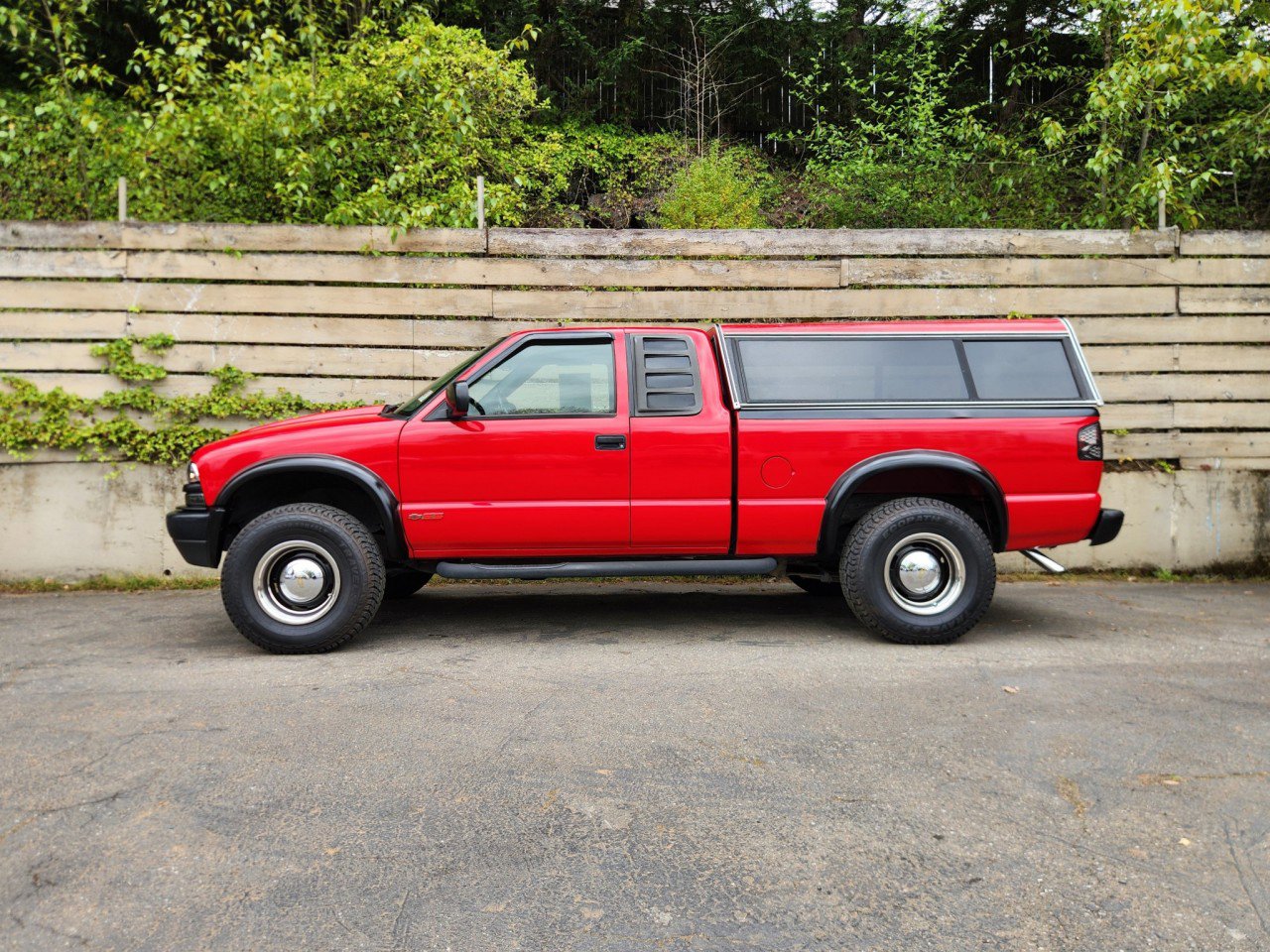 Used 2003 Chevrolet S10 Pickup LS w/ LS Preferred Equipment Group AWD/4WD image 11