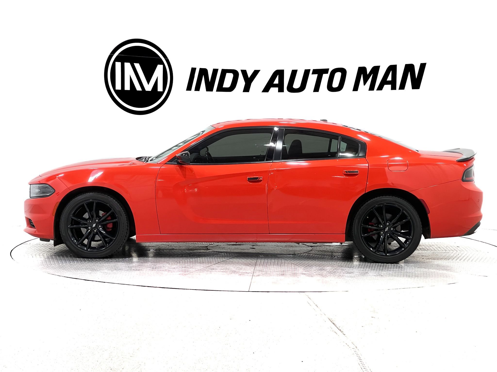 Used 2018 Dodge Charger SXT w/ Blacktop Package image 7